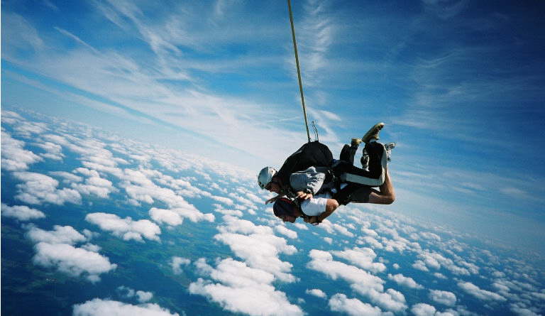 skydive_i.jpg 75.3K