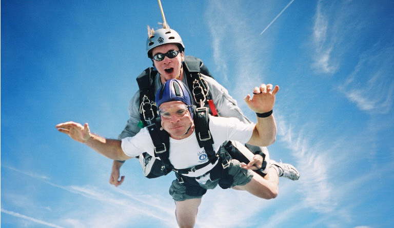 skydive_m.jpg 63.2K